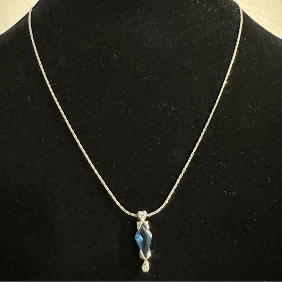 ✨2 for $30✨ Fifth Avenue Collection Silver Tone Blue Crystal Pendant Neclace - Picture 1 of 8